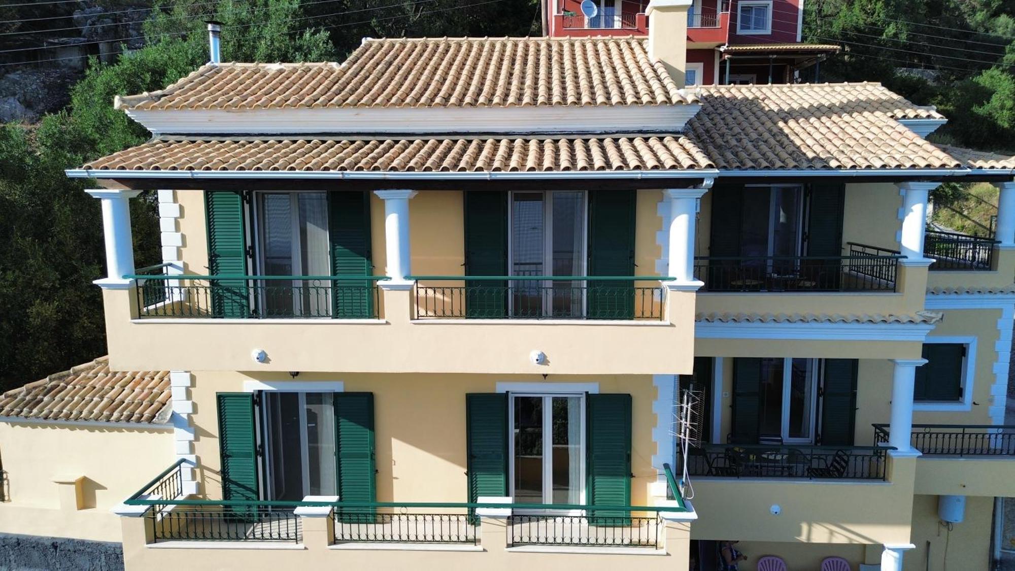 Mariza'S View House Apartment Lákones Екстериор снимка